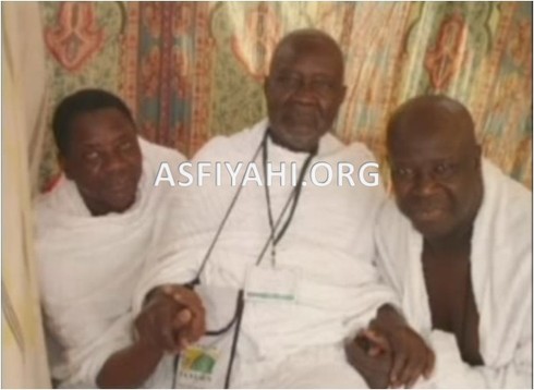 En compagnie de Serigne Mansour Sy Ibn El hadj Abdou Aziz SY Dabakh (RTA) et de Serigne mansour Sy Djamil