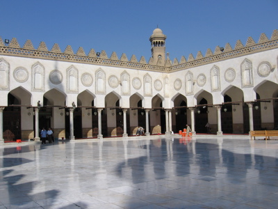 En Egypte, il y a près de 500 étudiants sénégalais qui font l'essentiel de la communauté dans le pays des Pharaons et de Gamal Abd An Nasr. Cependant, ils restent confrontés à la lancinante question des bourses