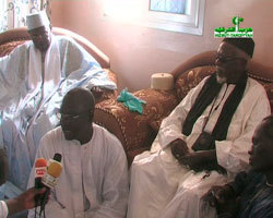 Serigne Cheikh Mokhtar Mbackeet Serigne Abdoul Aziz Al Amin venu presenter les condoléances de Tivaoaune lors du décés de Serigne Bara Mbacké