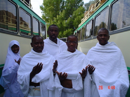 Pélerins sénégalais en ètat de sacralisation