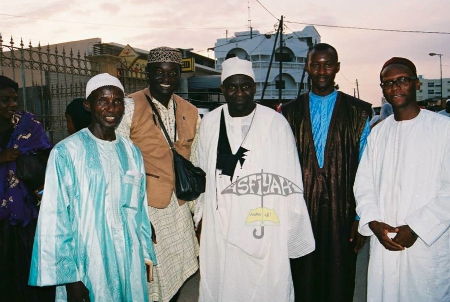 A droite , Serigne Cheikh Tidiane Sy Abdou